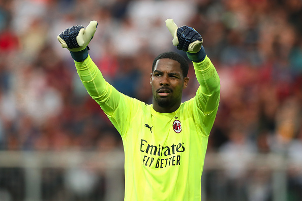 KLAGENFURT, AUSTRIA - AUGUST 08: Mike Maignan of AC Milan reacts during the Pre-season friendly match between Real Madrid and AC Milan at Worthersee Stadion on August 08, 2021 in Klagenfurt, Austria. (Photo by Jonathan Moscrop/Getty Images)